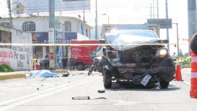 DESGARRADOR. Papá llora junto al cuerpo de su hijo; Brayan iba sin casco en una Itálika y murió arrollado