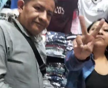VIDEO. Nueva estafa; vendedores del centro niegan hacer recibido transferencia y atacan a clientes