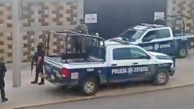 VIDEO: Sujetos armados roban tráiler y vaciaban la mercancía en el corralón municipal