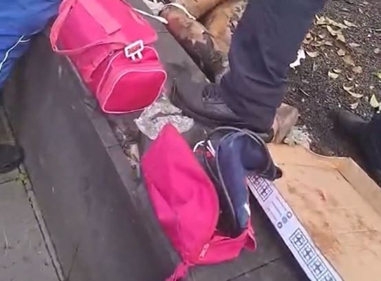 ÚLTIMA HORA: Prenden fuego a ‘coyote’ y lo acusan de abusar de una jovencita