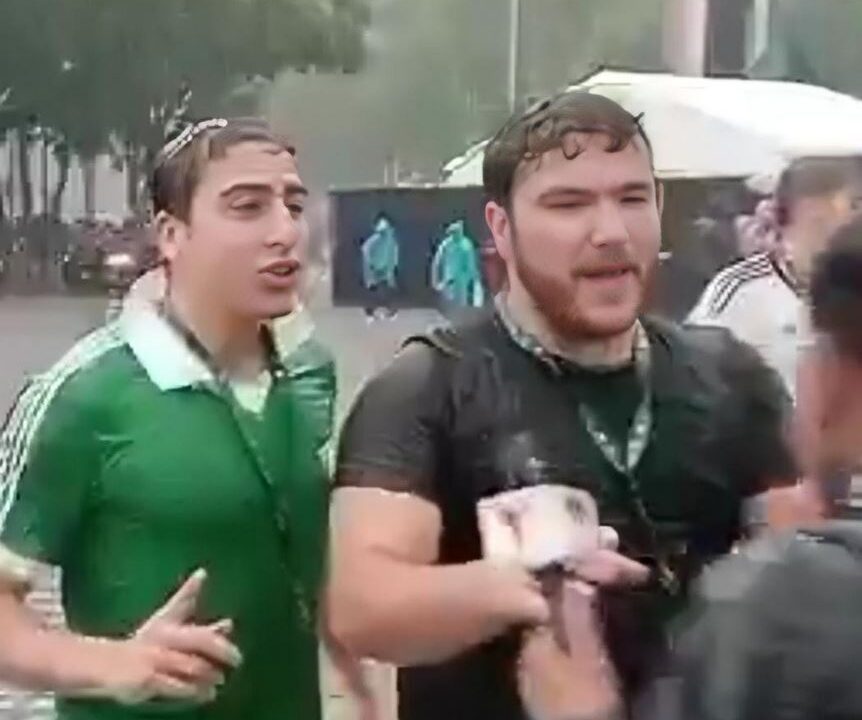 URGENTE: ‘¿Cuál apoyo, pend…?’; borrachos agreden a madre buscadora y golpean a un reportero