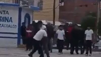 VIDEO: Adolescentes de secundaria arman tremenda campal junto al quiosco