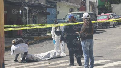 TERRIBLE: Un señor amaneció tomando, su familia intentó ayudarlo, pero murió arrollado