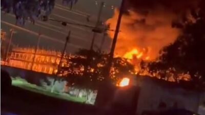 VIDEO: Enorme incendio consume subestación de CFE; más de 50 mil personas se quedan sin luz