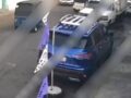 VIDEO: Mal perdedor; sujeto es superado en una pelea y va a balear la casa de su rival
