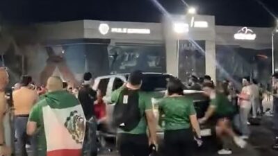 VIDEO: Conductor arrolla a varias personas que festejaban el triunfo de la selección