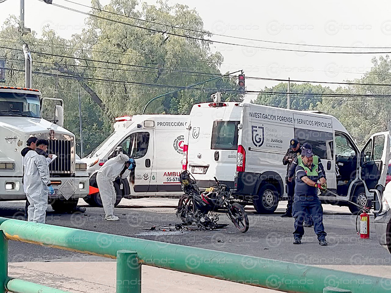 TRAGEDIA. Motociclista muere tras ser embestido por una pipa que intentó ganarle el paso