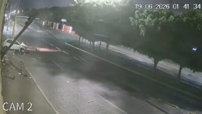VIDEO: Conductor sale disparado por la ventana y luego se va caminando