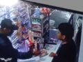 VIDEO. Chavito que atendía una tienda es golpeado por un asaltante con cubrebocas