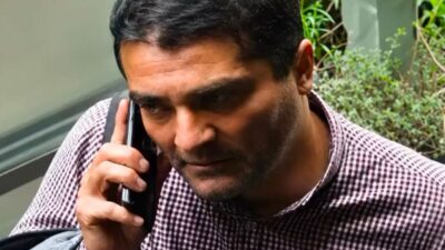 VIDEO: Falso cliente roba una computadora y un celular de un restaurante