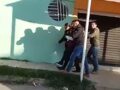 VIDEO. Sacan de la secundaria y detienen a maestro acusado de abusar sexualmente de una alumna