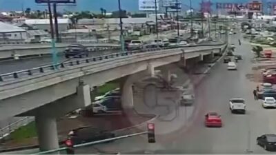 VIDEO: Montachoques en camioneta desatan fuerte persecución en la autopista