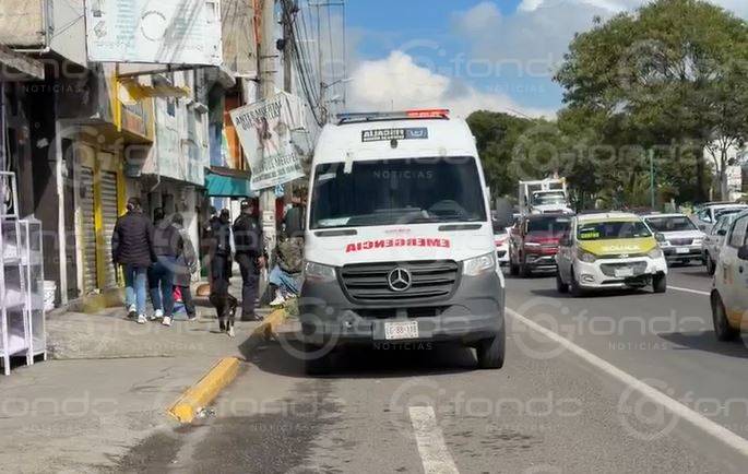 URGENTE: Hombre que vivía en las calles muere rodeado por sus perritos en Edomex