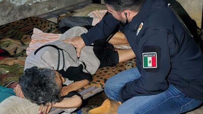 CORAJE: Dos abuelos con su perrito vivían encerrados sin comida ni agua