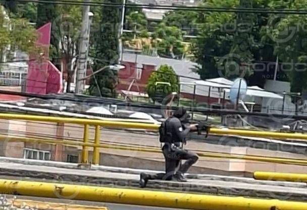 ÚLTIMA HORA. Criminal se atrinchera con su familia y los toma rehenes en Edomex