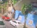 VIDEO: ‘¡Pendejo!’; agresor comete abuso contra una mujer en la calle y huye corriendo