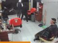 VIDEO: Asaltantes atacan al encargado y un cliente dentro de una barbería