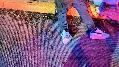 TERROR. Ejecutan a presunto extorsionador y dejan mensaje junto a su cuerpo en Edomex
