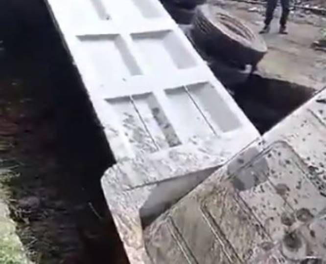 VIDEO: Enorme camión de volteo es ‘tragado’ por la tierra en un gran socavón