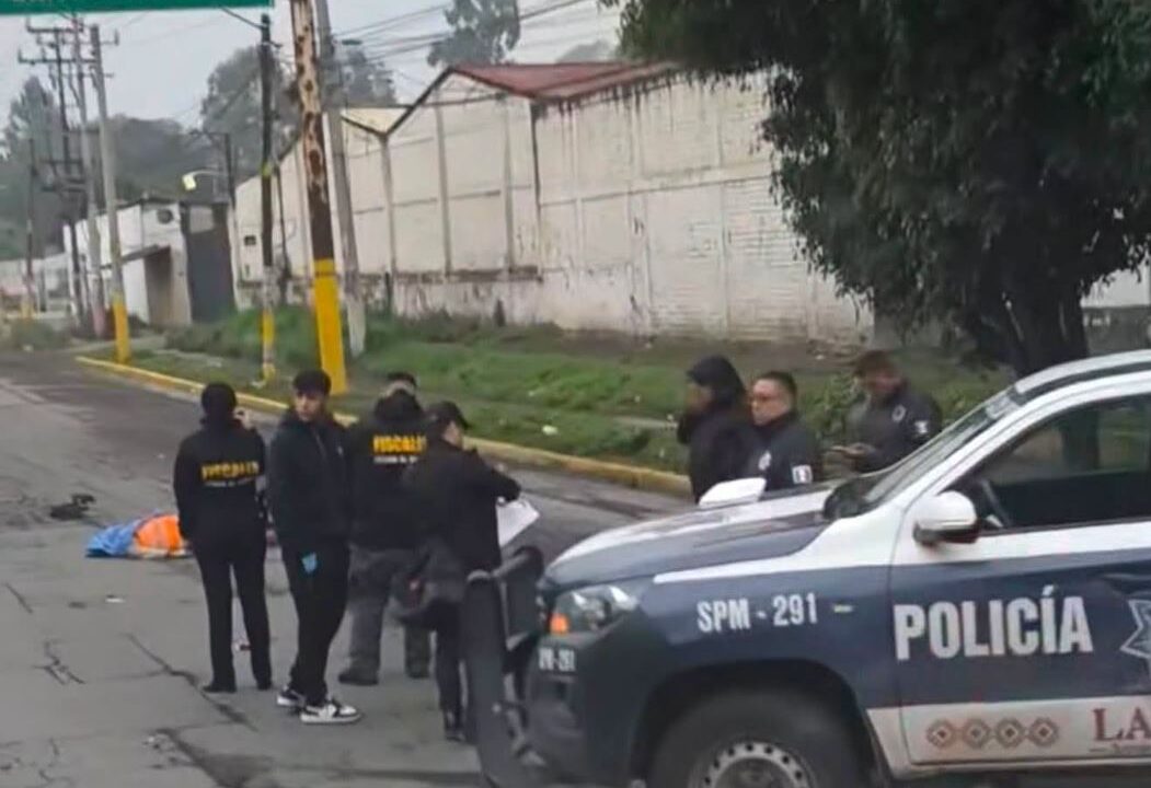 VIDEO: Ciclista iba por la carretera cuando lo arrollaron y quedó sin vida