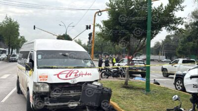 URGENTE: Biker caído al amanecer; motociclista muere impactado por una combi