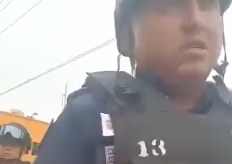 VIDEO: ‘Puedes con la mitad’; policías extorsionan con 10 mil pesos a un motociclista