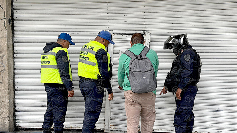 DRAMÁTICO. Empleados abrieron un negocio esta mañana y encontraron al vigilante muerto