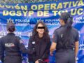 VIDEO: Policías de Toluca atrapan a mujer que amenazó a un menor y le quitó el celular