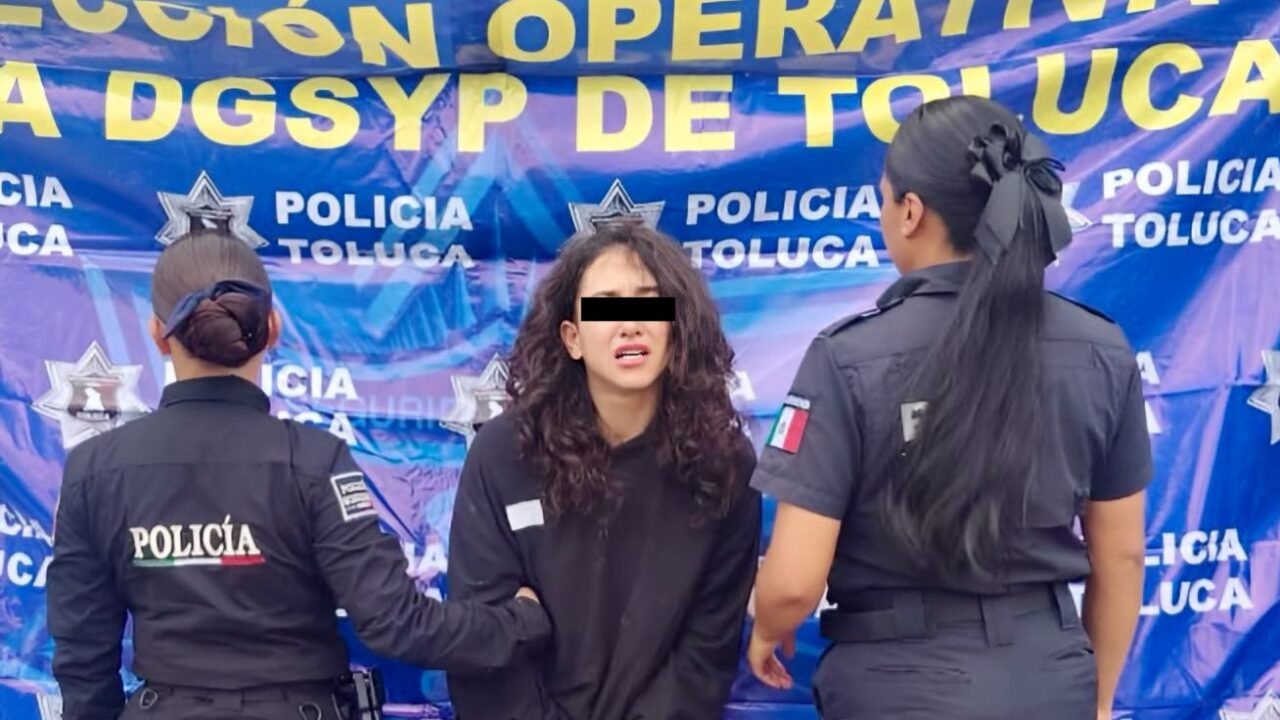 VIDEO: Policías de Toluca atrapan a mujer que amenazó a un menor y le quitó el celular