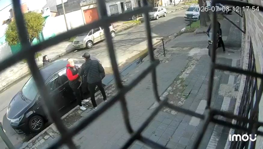 VIDEO: Criminal no sabía que su víctima era un policía retirado y termina muerto