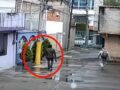 VIDEO. Sujeto golpeaba con un tubo a vecinos sin motivo; ya lo agarraron en la CDMX