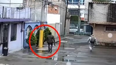 VIDEO. Sujeto golpeaba con un tubo a vecinos sin motivo; ya lo agarraron en la CDMX