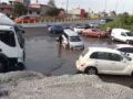 VIDEO: Conductores lo pierden todo mientras autoridades brillan por su ausencia