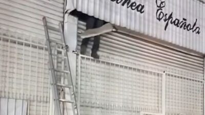 VIDEO: De risa; joven se metió a robar a su extrabajo y al salir ya lo esperaban policías