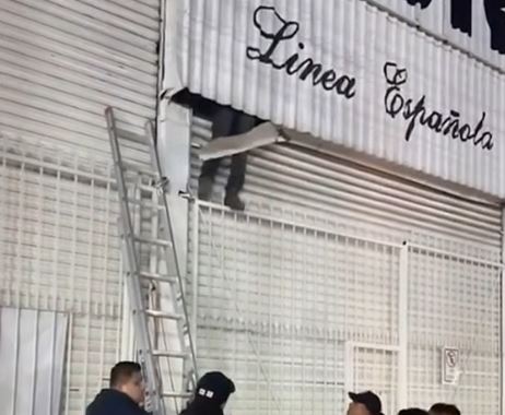 VIDEO: De risa; joven se metió a robar a su extrabajo y al salir ya lo esperaban policías