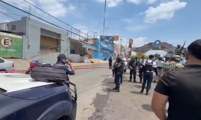 TERRIBLE: Matan a dos hombres en las oficinas de una base de combis