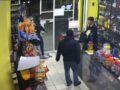 VIDEO: Sujetos armados asaltan licorería en menos de un minuto en Edomex