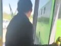 VIDEO. Choferes de camiones provocan choques y arriesgan vidas para ganar la ruta