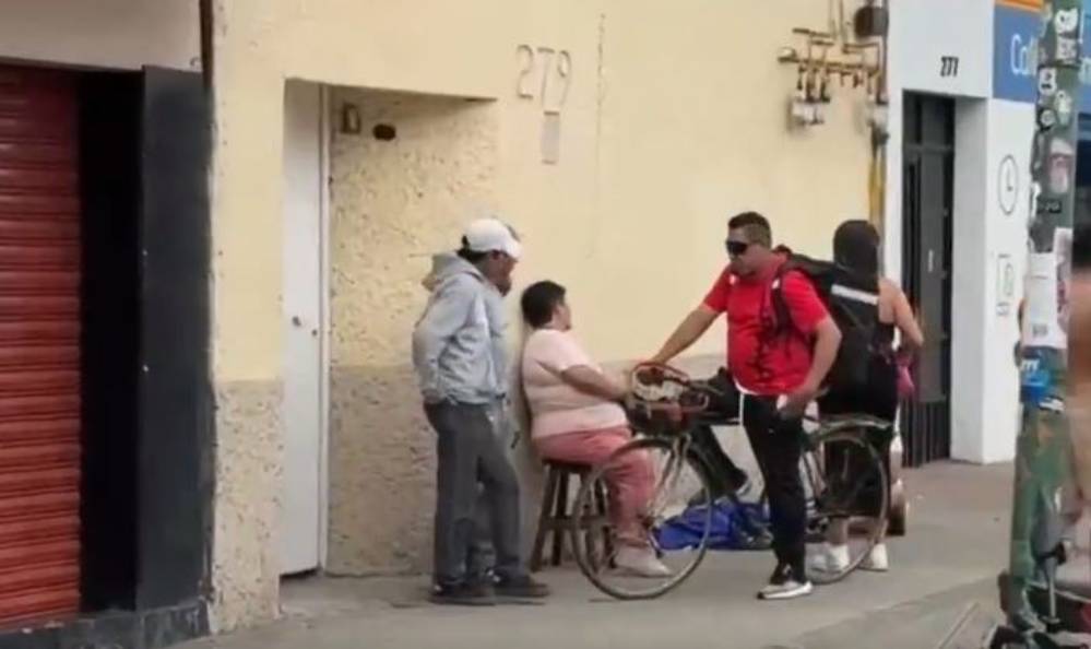COBARDE: Chofer de camión mató al perrito ‘Zeus’ e intentó huir; recibió una paliza