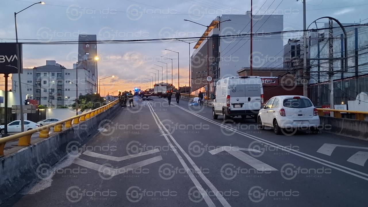 FATAL: Motociclista no controló su ‘potro’ y murió al derrapar en un puente