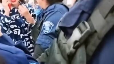 VIDEO: Farderas con filtro; ladronas de Walmart intentan defenderse y graban curioso momento