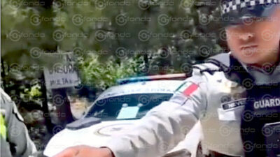 VIDEO. Ciudadanos obligan a elementos de la Guardia Nacional a devolver ‘mordida’