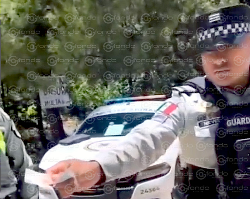 VIDEO. Ciudadanos obligan a elementos de la Guardia Nacional a devolver ‘mordida’