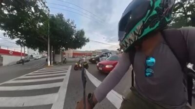 VIDEO: Graban a sujeto intoxicado cuando se roba una patrulla y desata persecución