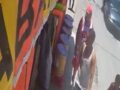 VIDEO: Criminales intentan llevarse a una jovencita de una tienda de abarrotes
