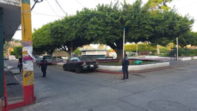 TÉTRICO: Dejan tres cabezas humanas y partes de cuerpos entre jardineras y el quiosco del pueblo
