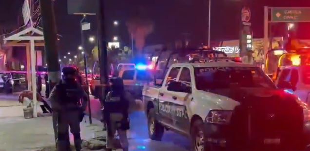 FEMINICIDIO: Cajera de Banco Azteca esperaba su camión cuando llegaron a matarla