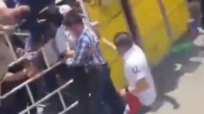 VIDEO: Fiesta de pueblo conocida como ‘Tetlada’ deja tres personas heridas por toros