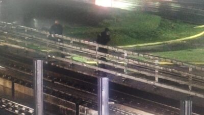 DETENIDOS: Capturan policías de Toluca a tres sujetos que robaban cable del Tren Interurbano