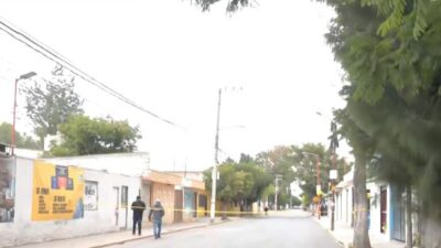 RAFAGUEADOS: Dos hombres estaban en un puesto de pollo cuando llegaron a acribillarlos